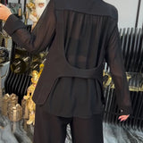 Elegants vienkrāsains mētelis