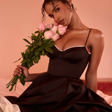 Ophira™ - Elegants korsetes midi kleita