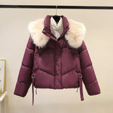 Damen kurze Steppjacke mit voluminösem Webpelzkragen und Taillenriemen