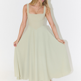 Scarlett™ - Klasisks Midi Kleita