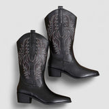 Salomé - Botas Camperas Bordadas