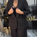 Elegants vienkrāsains mētelis