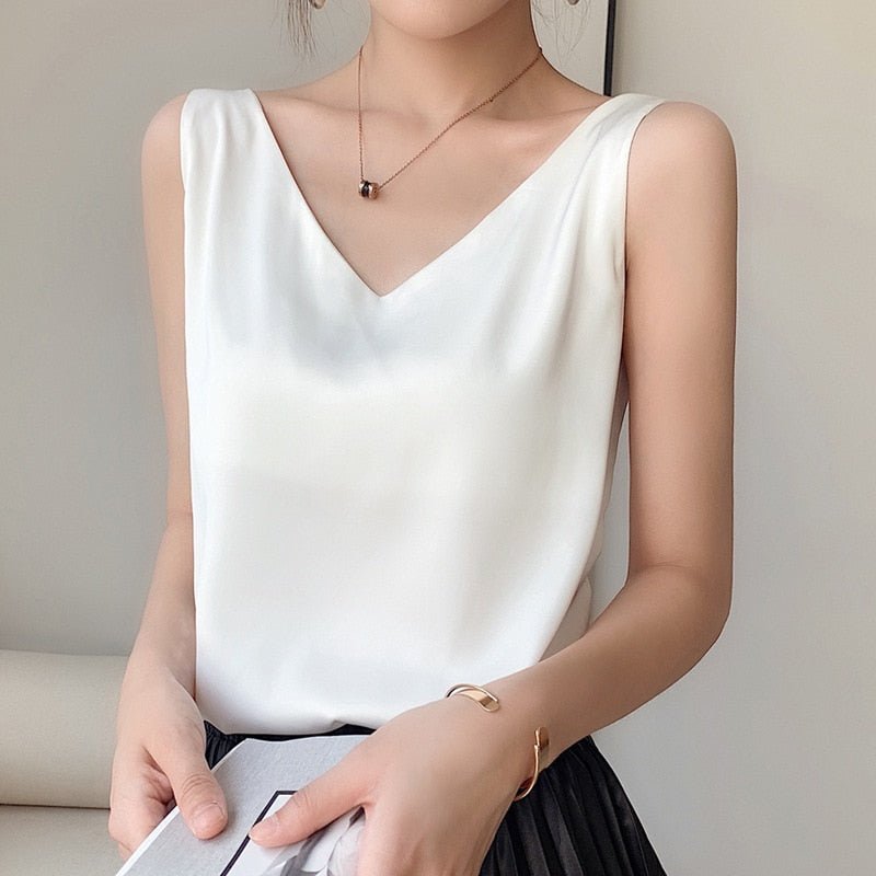 Elegants V veida kakla tops sievietēm – Trigala